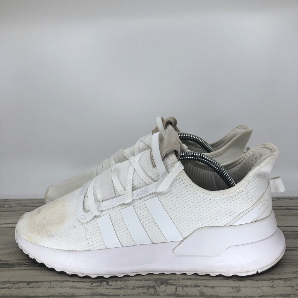 ADIDAS U PATH RUN (MENS 10)